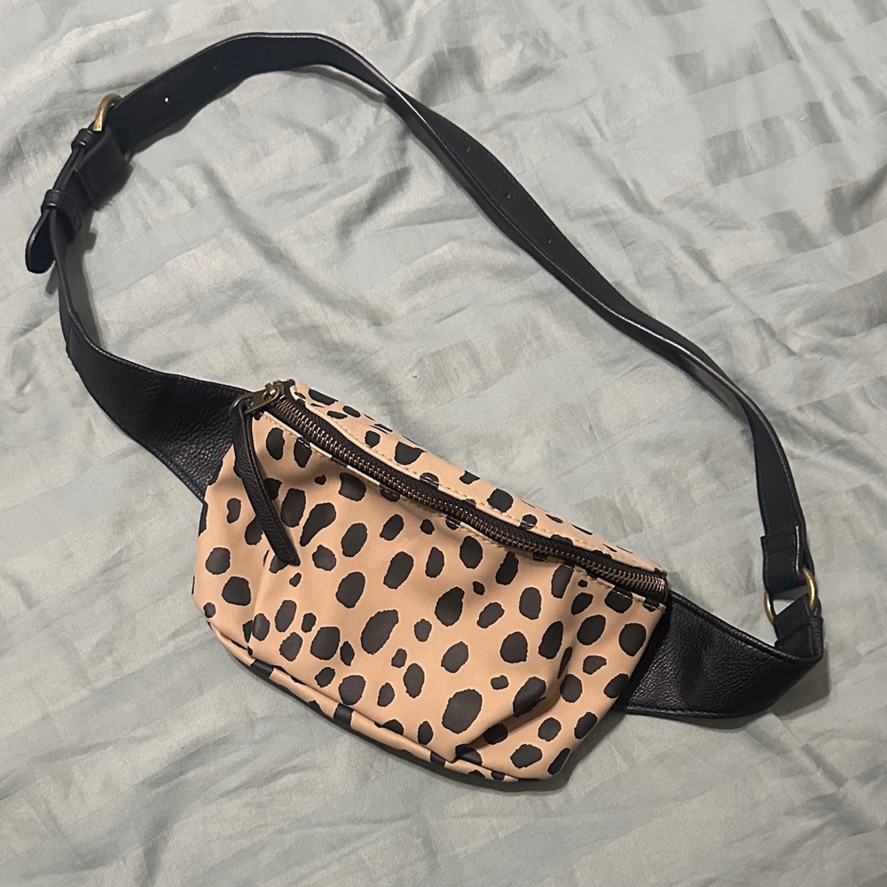 Universal Thread Animal Print Crossbody Bag with Dark Strap